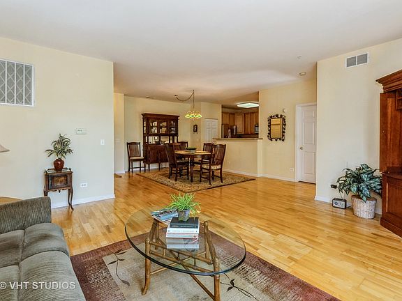 4th image of 34451 N Old Walnut Cir #2-201
