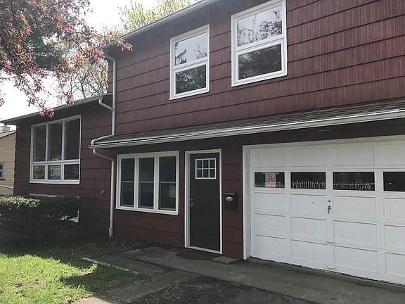 2nd image of 122 Barry St