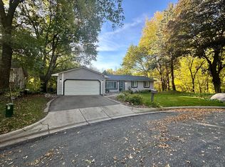 501 Parkside Cir, Burnsville, MN 55337