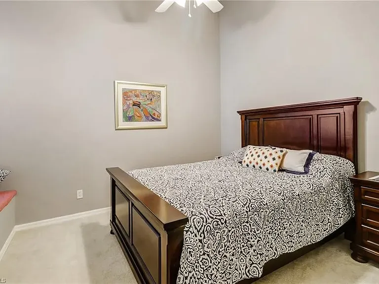 913 Fairhaven Ct — Photo 9