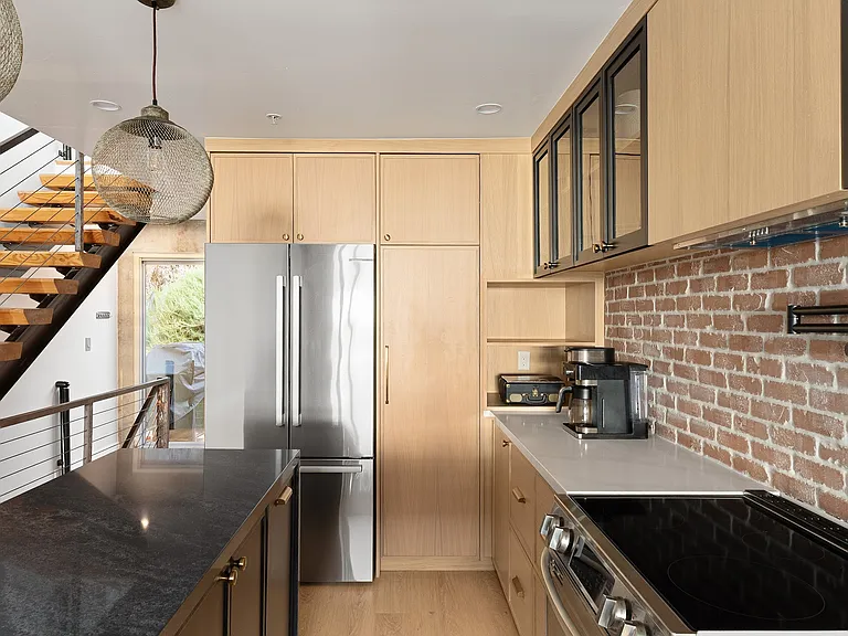 3033 India St #8 — Photo 34