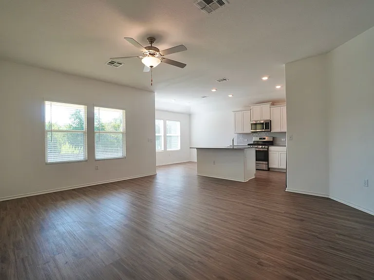 10709 Steinbeck Dr — Photo 5