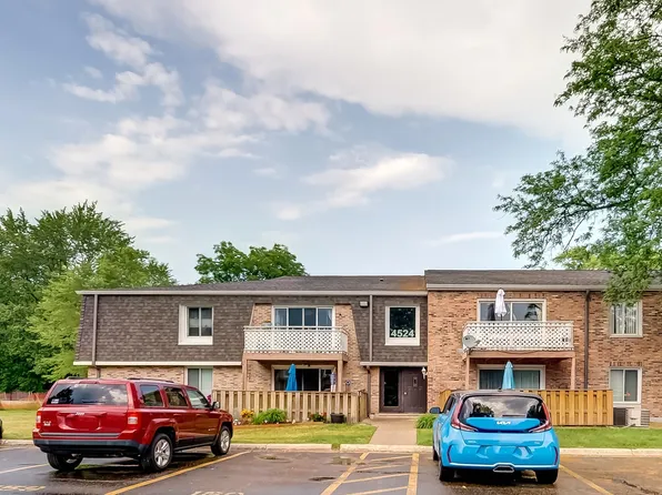 4524 Kings Walk Dr APT 1B, Rolling Meadows, IL 60008