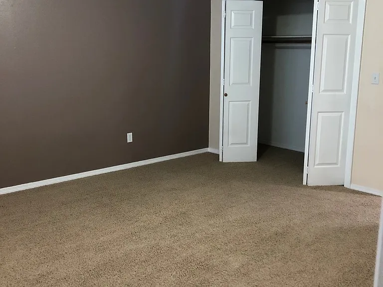 194 Peach St — Photo 9