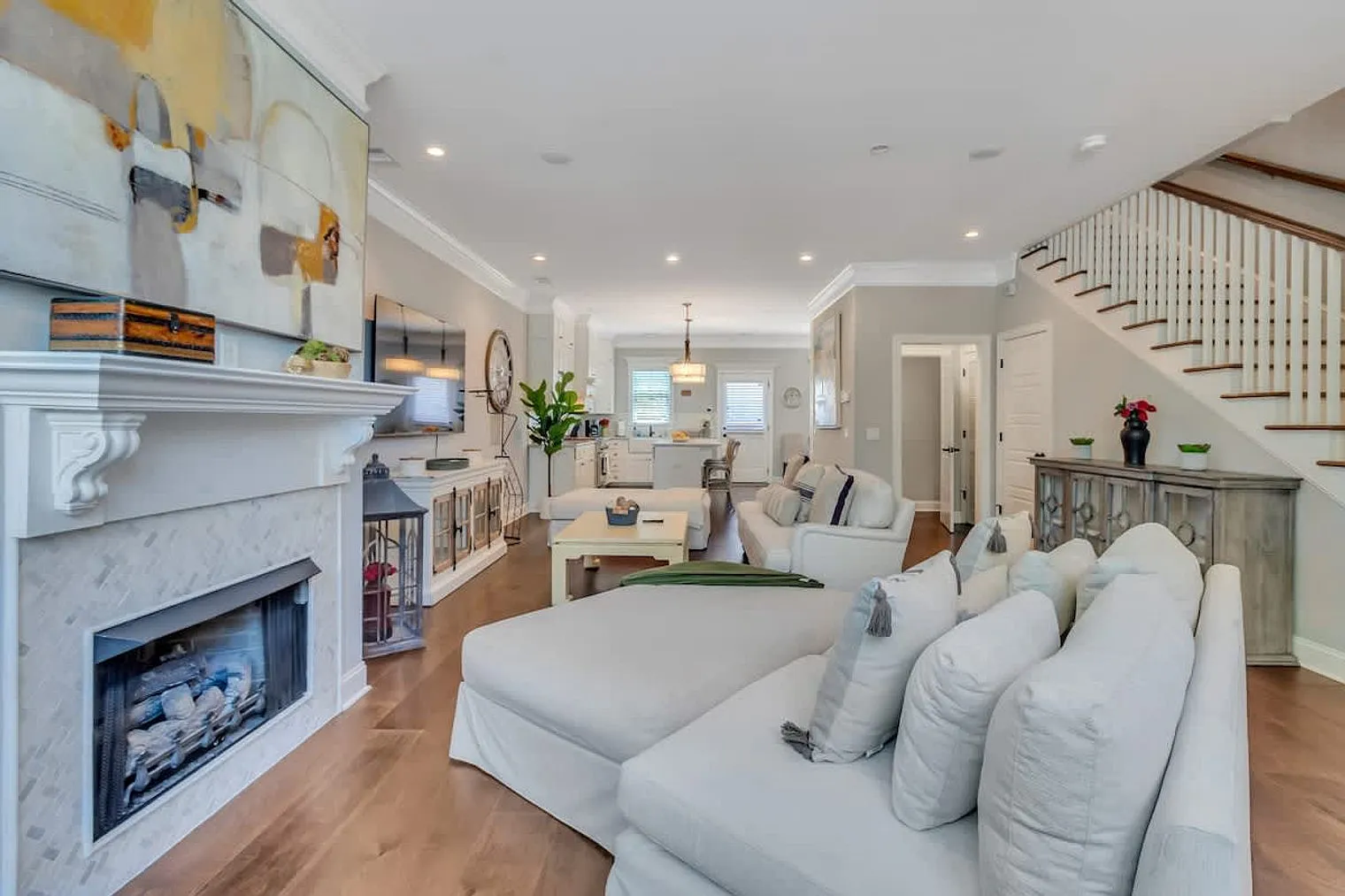 3 bed, 3.0 bath, $5,569 — Photo 1