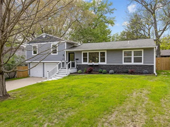 313 Windsor Dr, Iowa City, IA 52245