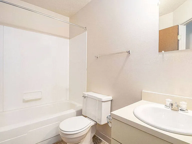 Wingate Apartments — Photo 61