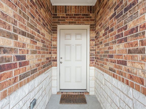 5th image of 1468 Dryden Ave