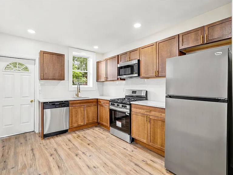 1712 S 55th St — Photo 25