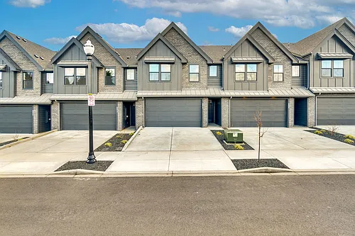 6812 NE 131st Way Photo 1
