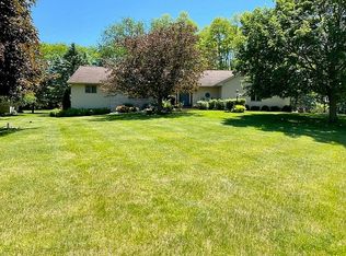 S4348 Fox Hill Cir, Baraboo, WI 53913
