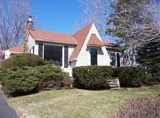 519 Bell Rd, Chagrin Falls, OH 44022