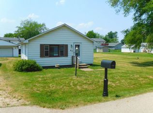 815 7th St, Colona, IL 61241