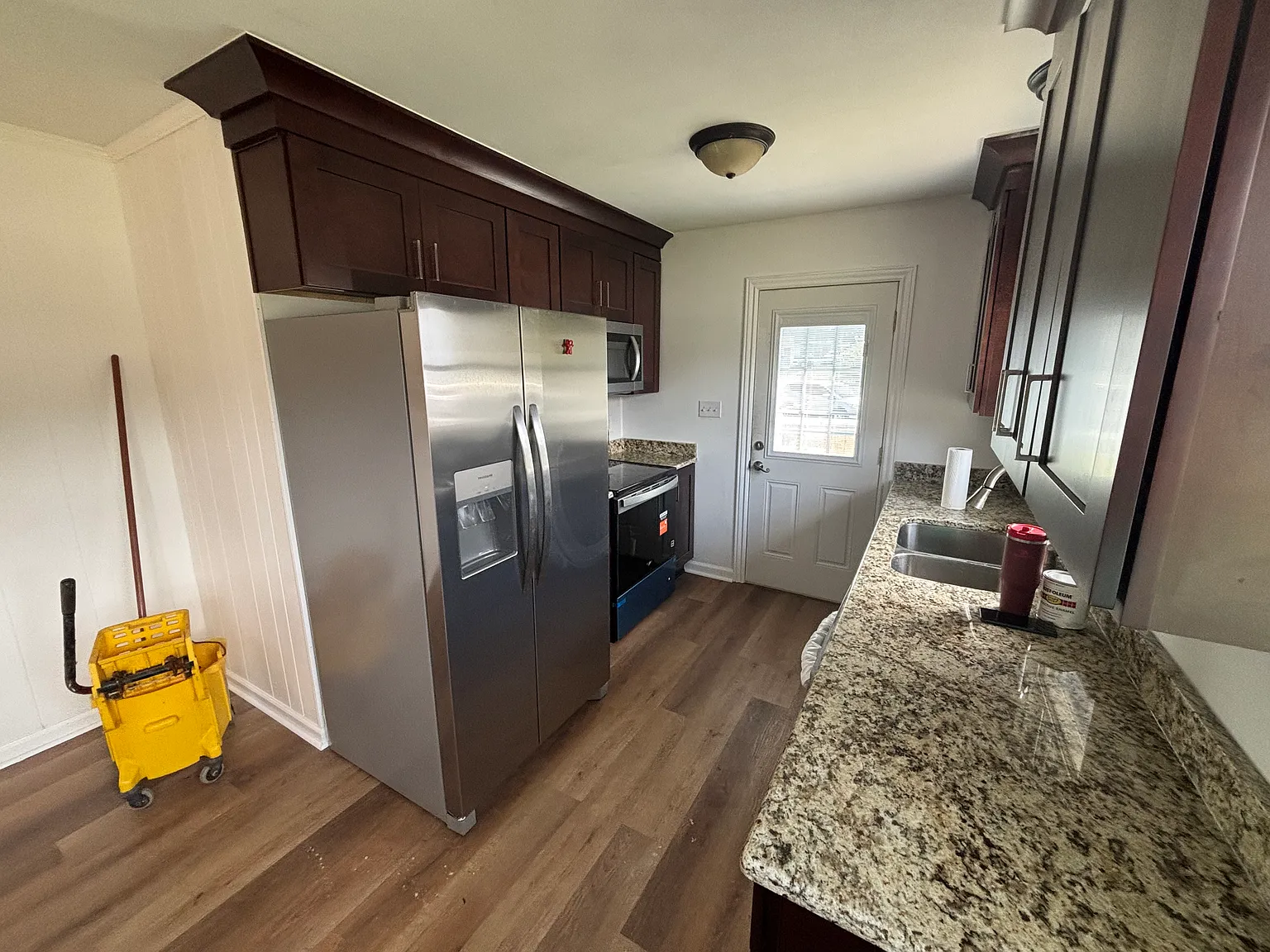 3 bed, 1250 sqft, $1,600 — Photo 2