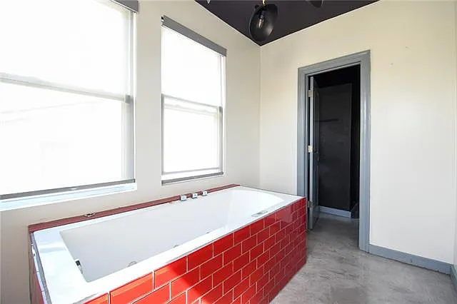 3402 Octavia St — Photo 12