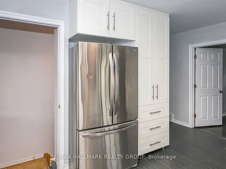 1387 Sault St #A — Photo 17