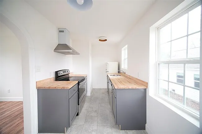 908 Eleanor St #B — Photo 9