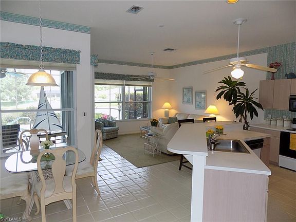 3rd image of 7541 Woodland Bend Cir