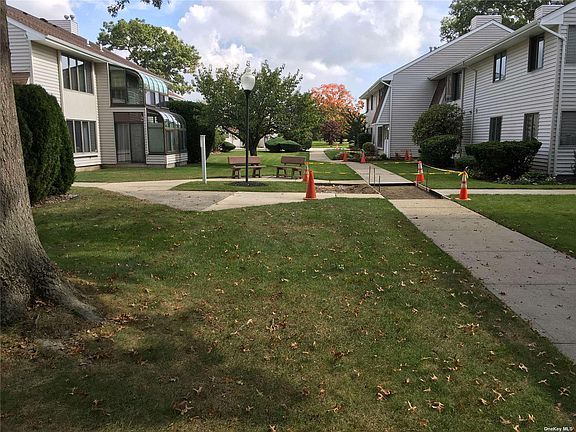 4th image of 20 Laurel Ave APT 40