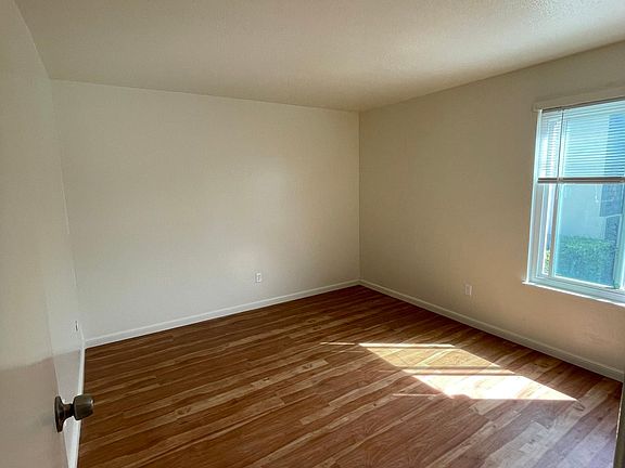 5th image of 3132 Birmingham Dr