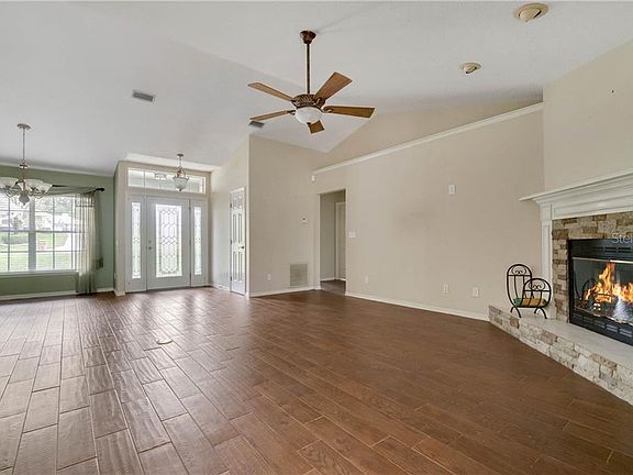 5th image of 10743 Lake Hill Dr