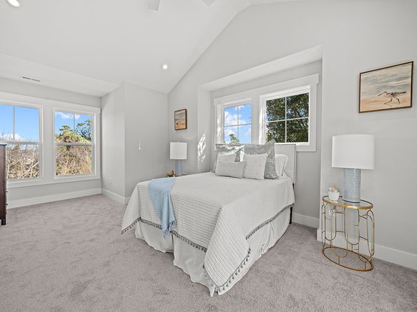 virginia-beach-virginia-446748317 picture