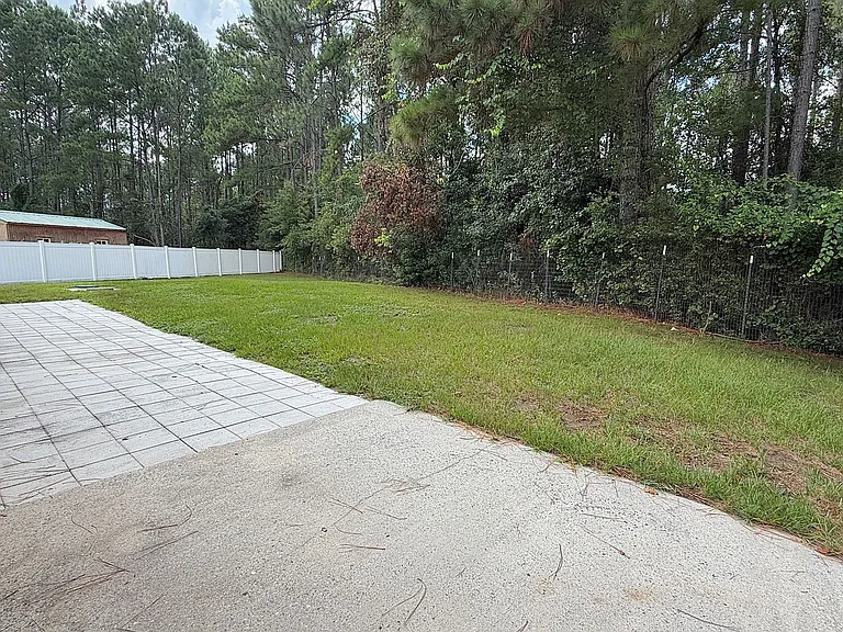 337 NE Sheila Dr — Photo 29