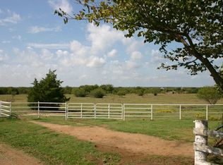 285 McDaniel Rd, Tioga, TX 76271