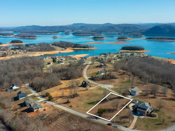 206 Woodstock Dr, Rutledge, TN 37861