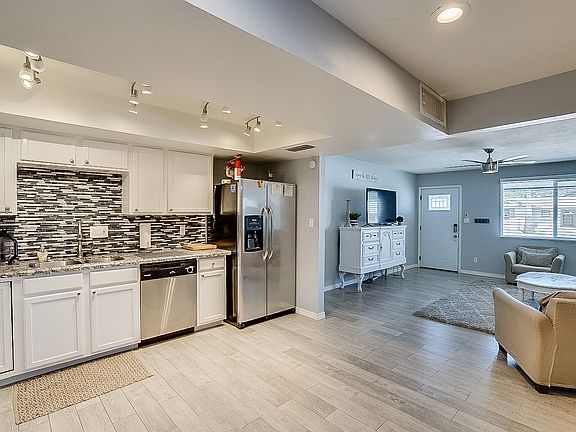 5th image of 1011 E Wesleyan Dr