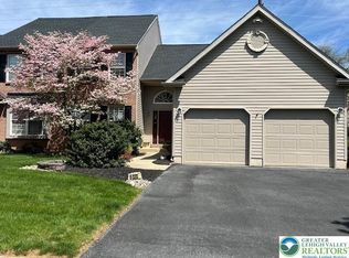 6039 Timberknoll Dr, Macungie, PA 18062