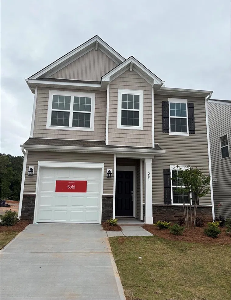 3 bed, 2.5 bath, $2,400 — Photo 1