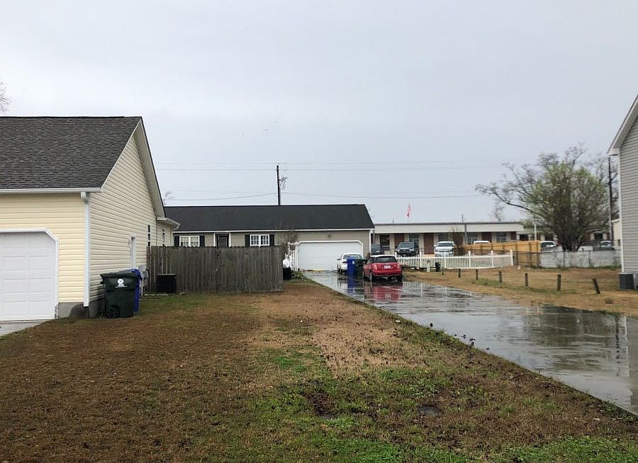 1st image of 806 Mann St