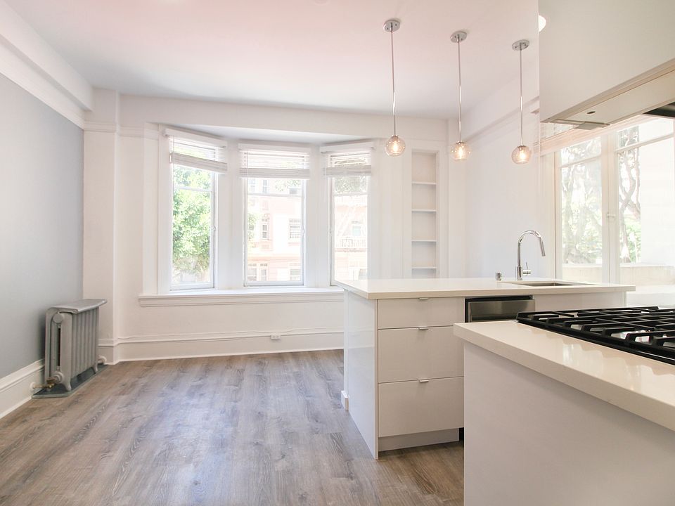 1st image of 626 Powell St APT 206