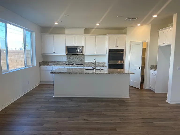 4898 Prince Way — Photo 3