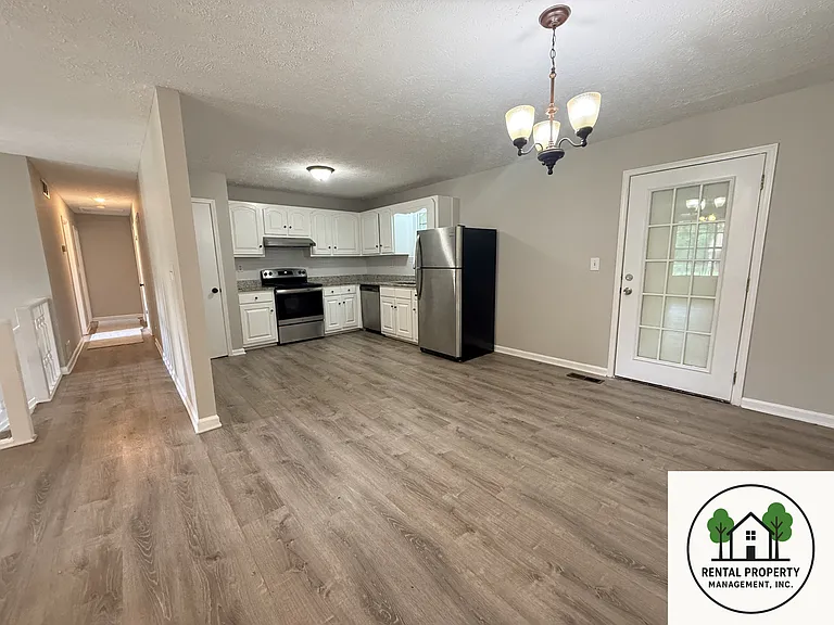 3655 E Melissa Ln — Photo 2