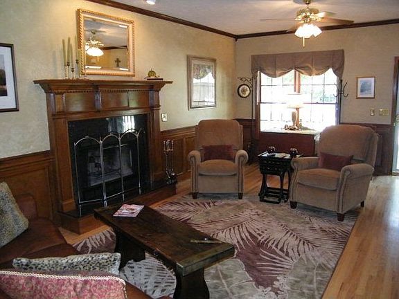 5th image of 388 Woodbridge Dr