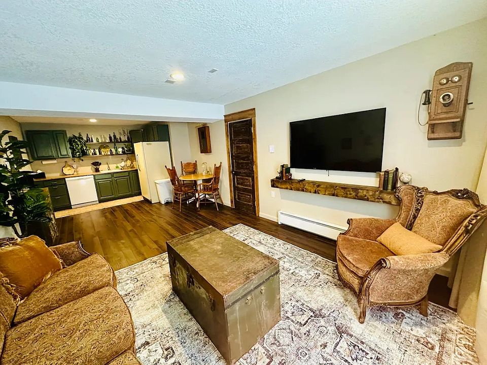 1st image of 590 Ponderosa Ln #B