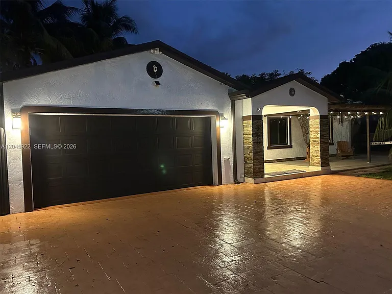 13650 SW 283rd Ter — Photo 1