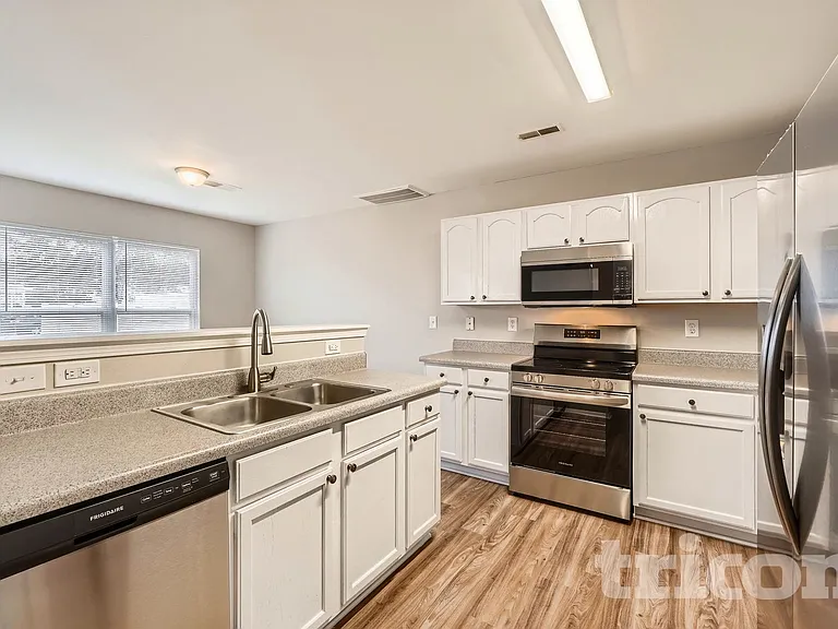 6304 Ziegler Ln — Photo 4