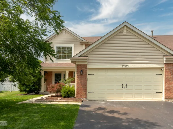 21512 Loch Ln, Crest Hill, IL 60403