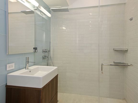 5th image of 211 E 51st St APT 3C