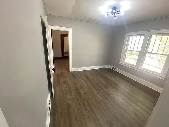 5th image of 1124 E Bowman St #1/2