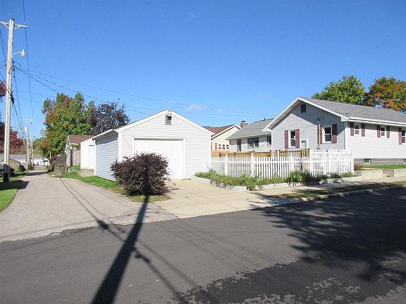 3rd image of 701 N Wenger Ave