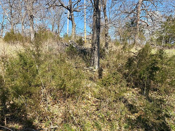 3rd image of 180 Green Briar Drive