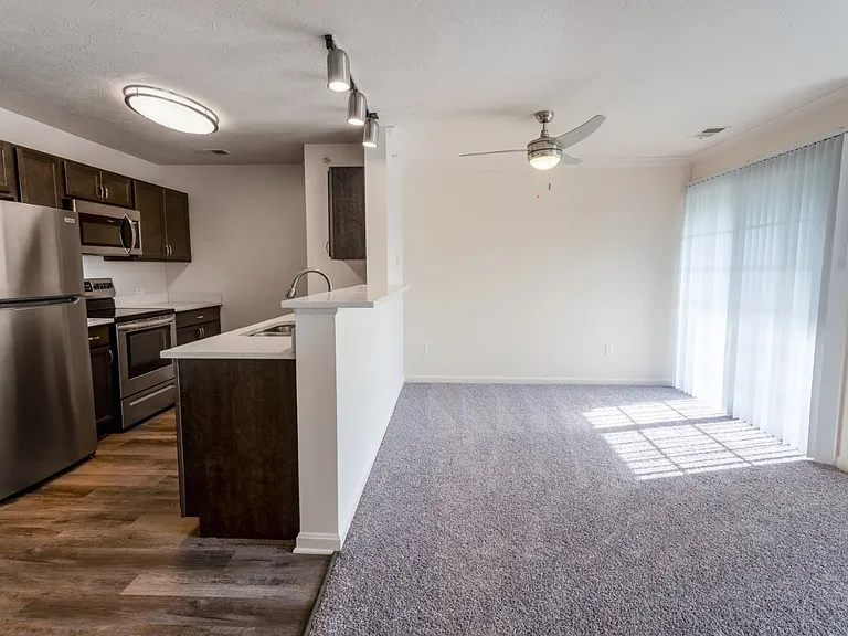The Lakes of Beavercreek Apartment Homes — Photo 6