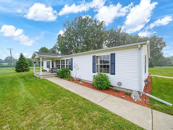 5th image of 1052 Meanwell Rd