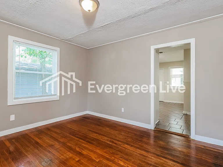 4540 Meadowridge Dr — Photo 13