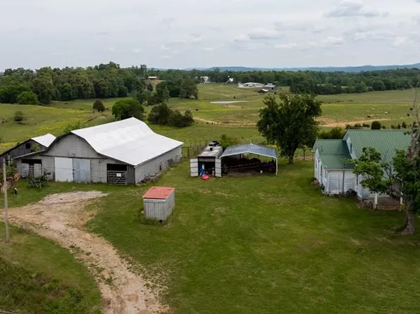 1496 S Bunker Hill Rd, Sparta, TN 38583