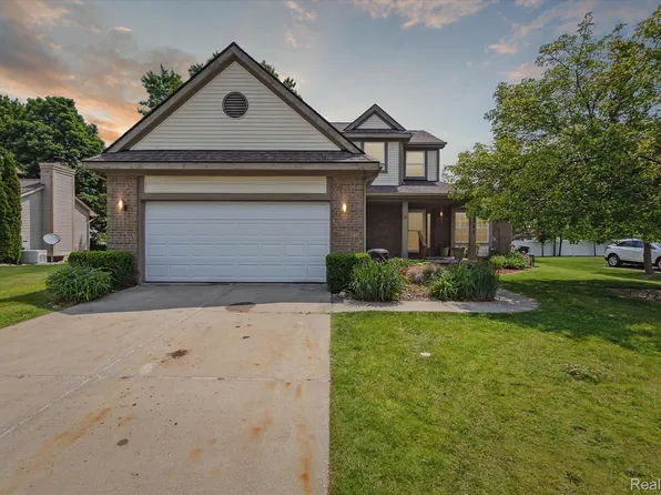 4311 Maplewood Meadows Ave, Grand Blanc, MI 48439